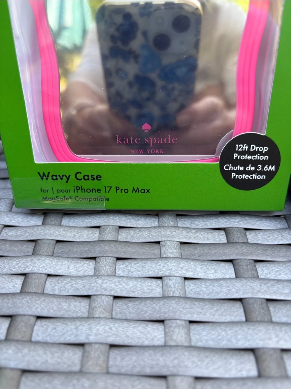 Kate Spade Wavy Hot Pink iPhone 17 Max Pro Phone Case
